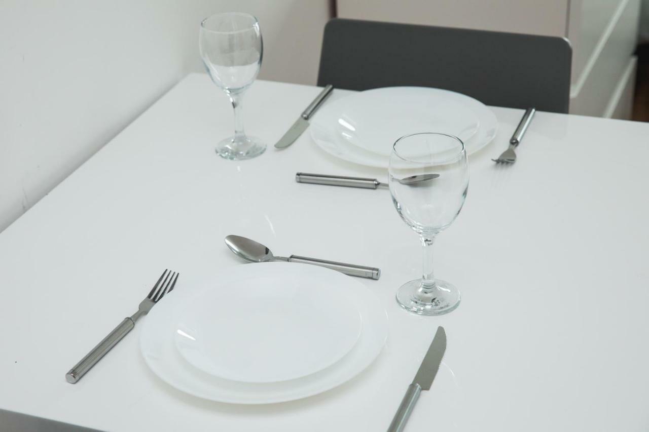 Studio Apartments Free Street Parking Subject To Availability Manchester Exteriör bild