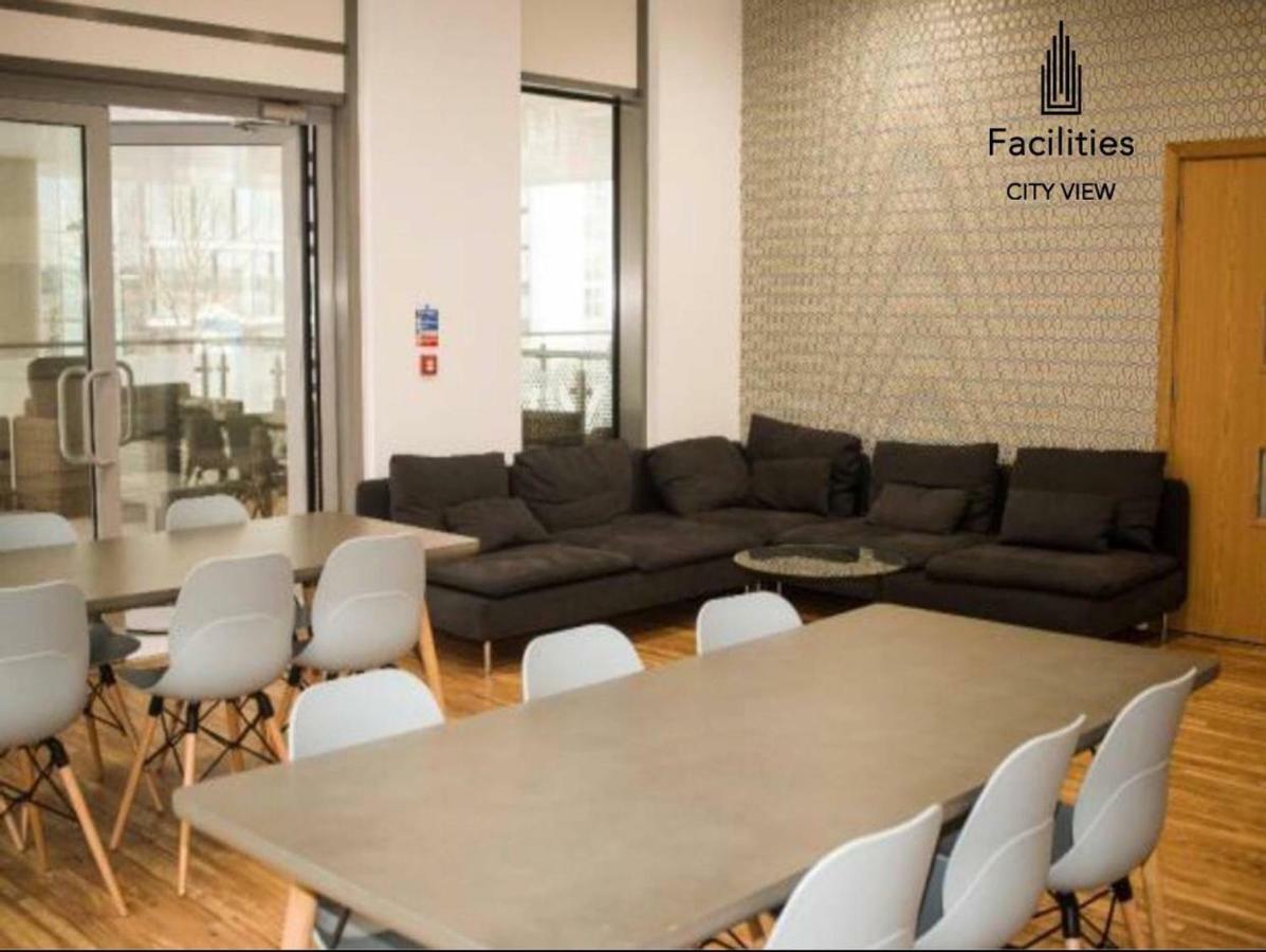 Studio Apartments Free Street Parking Subject To Availability Manchester Exteriör bild