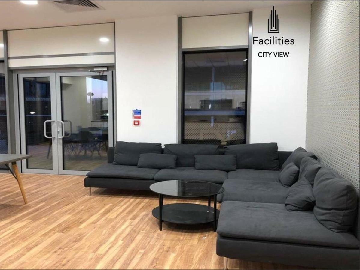Studio Apartments Free Street Parking Subject To Availability Manchester Exteriör bild